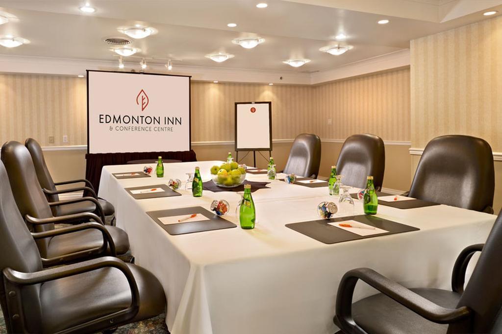 Edmonton Inn And Conference Centre Exterior photo